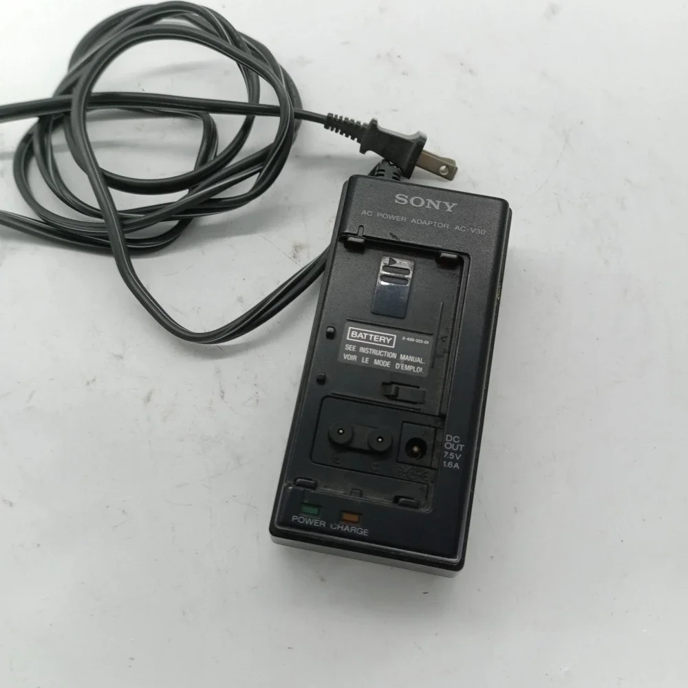 Sony AC-V30 AC Power Adaptor Battery Charger Camcorder VTR 7.5V 1.6A Japan c1